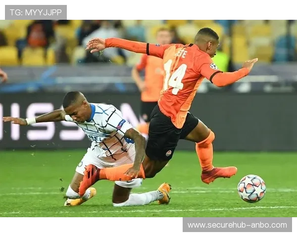 欧冠小组赛激战正酣多队争夺出线名额战况分析